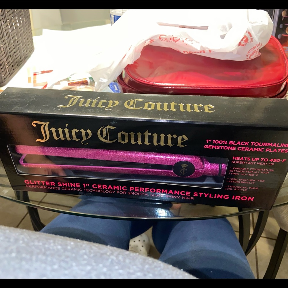 Juicy couture 1’’ flat iron